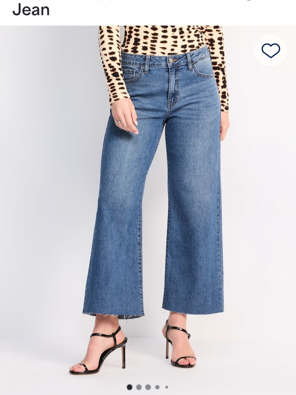Mid-Rise Wide Leg Crop Jeans in Medium Blue